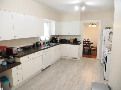 Tiny photo for 811 N River Avenue, Alma, MI 48801 (MLS # 1939553)