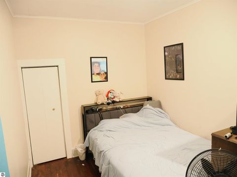 Tiny photo for 811 N River Avenue, Alma, MI 48801 (MLS # 1939553)