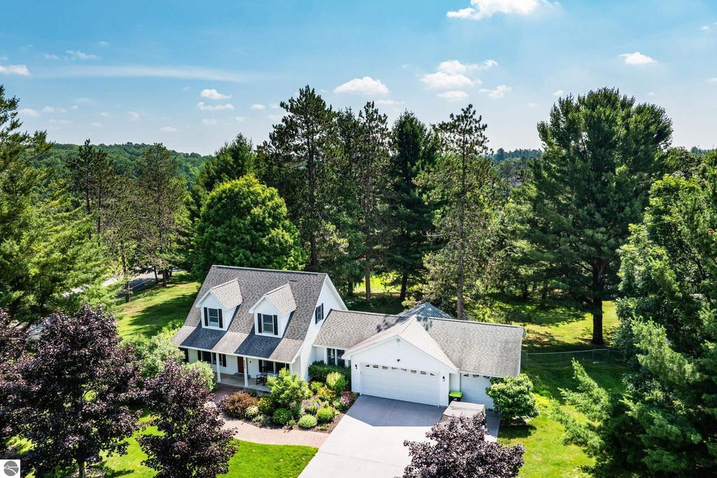 Photo of 9075 Windsong Lane, Cadillac, MI 49601 (MLS # 1936843)