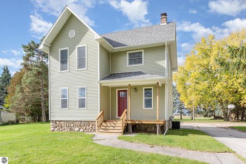 Tiny photo for 706 S Lincoln Avenue, Alma, MI 48801 (MLS # 1939961)