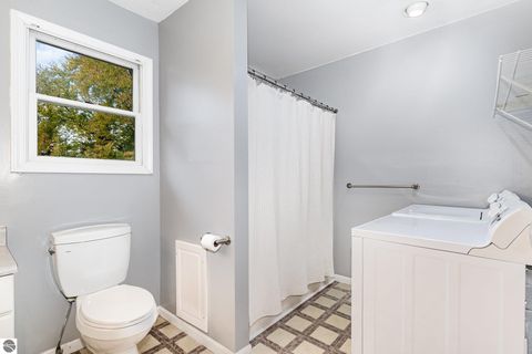 Tiny photo for 706 S Lincoln Avenue, Alma, MI 48801 (MLS # 1939961)