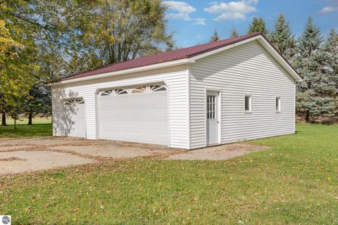 Tiny photo for 706 S Lincoln Avenue, Alma, MI 48801 (MLS # 1939961)