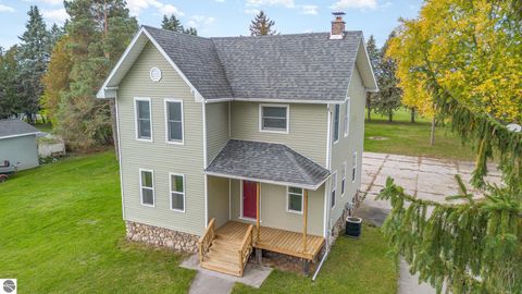 Tiny photo for 706 S Lincoln Avenue, Alma, MI 48801 (MLS # 1939961)