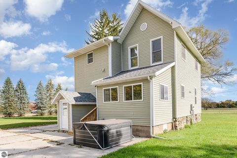 Tiny photo for 706 S Lincoln Avenue, Alma, MI 48801 (MLS # 1939961)