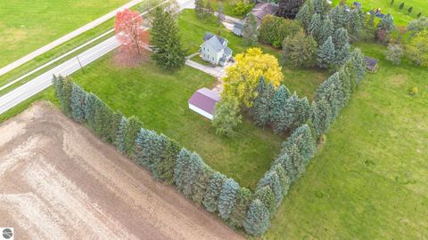 Tiny photo for 706 S Lincoln Avenue, Alma, MI 48801 (MLS # 1939961)