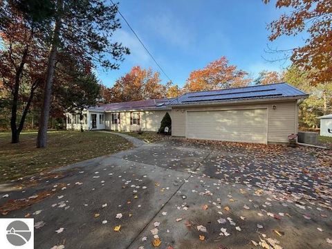 Tiny photo for 10526 County Road 502, Roscommon, MI 48653 (MLS # 1939951)