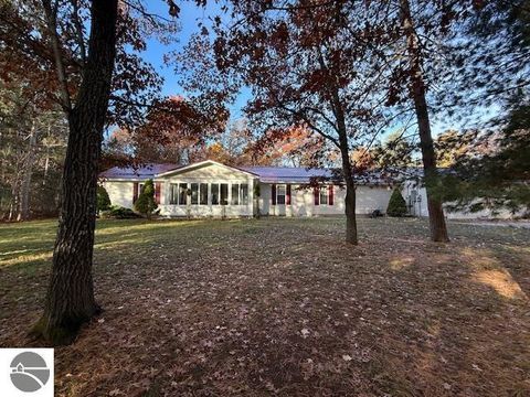 Photo of 10526 County Road 502, Roscommon, MI 48653 (MLS # 1939951)