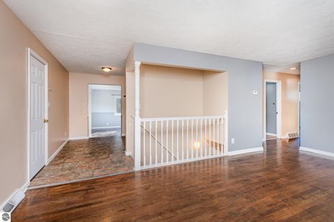 Tiny photo for 320 W Grand Avenue, Mt Pleasant, MI 48858 (MLS # 1939362)