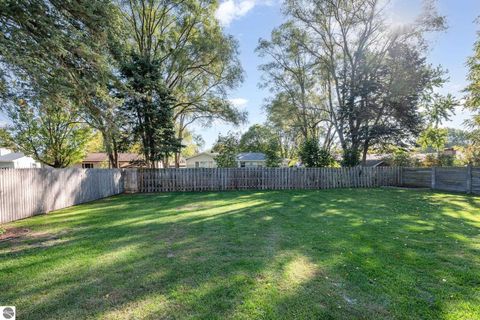 Tiny photo for 320 W Grand Avenue, Mt Pleasant, MI 48858 (MLS # 1939362)
