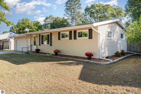 Tiny photo for 320 W Grand Avenue, Mt Pleasant, MI 48858 (MLS # 1939362)