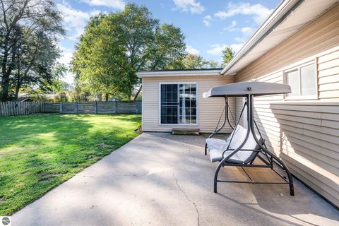 Tiny photo for 320 W Grand Avenue, Mt Pleasant, MI 48858 (MLS # 1939362)