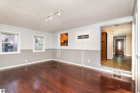 Tiny photo for 320 W Grand Avenue, Mt Pleasant, MI 48858 (MLS # 1939362)