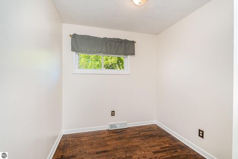 Tiny photo for 320 W Grand Avenue, Mt Pleasant, MI 48858 (MLS # 1939362)
