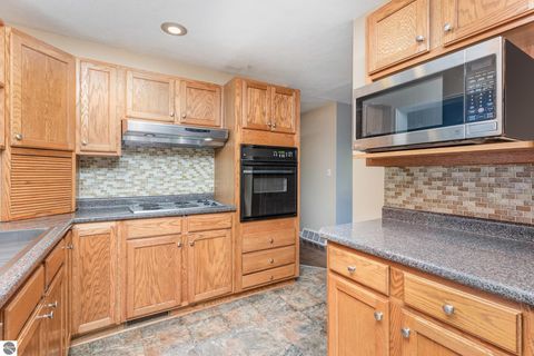 Tiny photo for 320 W Grand Avenue, Mt Pleasant, MI 48858 (MLS # 1939362)