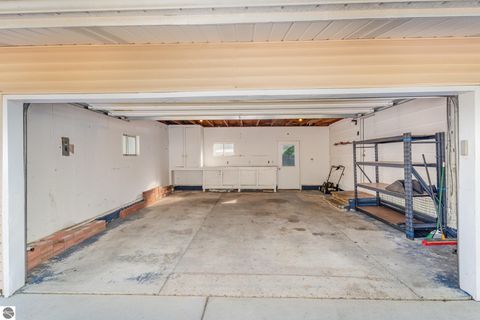 Tiny photo for 320 W Grand Avenue, Mt Pleasant, MI 48858 (MLS # 1939362)