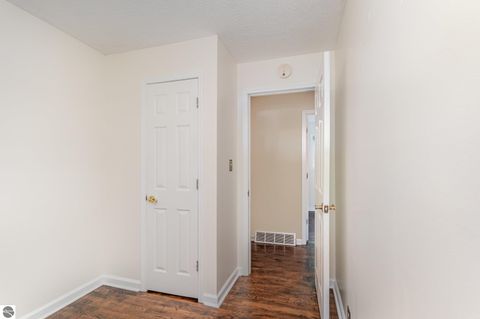 Tiny photo for 320 W Grand Avenue, Mt Pleasant, MI 48858 (MLS # 1939362)