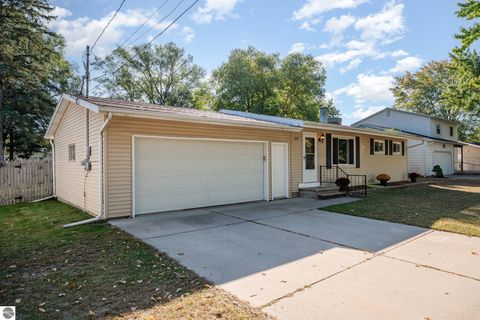 Tiny photo for 320 W Grand Avenue, Mt Pleasant, MI 48858 (MLS # 1939362)