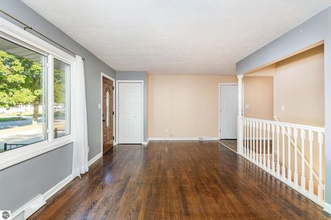 Tiny photo for 320 W Grand Avenue, Mt Pleasant, MI 48858 (MLS # 1939362)