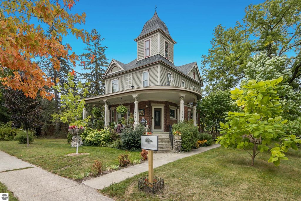 Photo of 402 E Cayuga Street, Bellaire, MI 49615 (MLS # 1936069)
