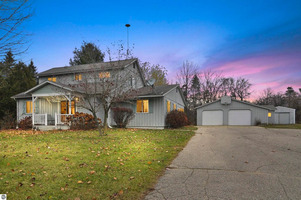 Photo of 419 5th Street, Marion, MI 49665 (MLS # 1940472)