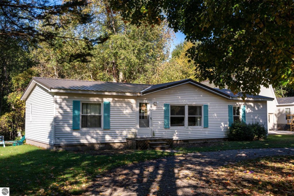 Photo of 1021 Cortez Drive, Lake Isabella, MI 48893 (MLS # 1939461)