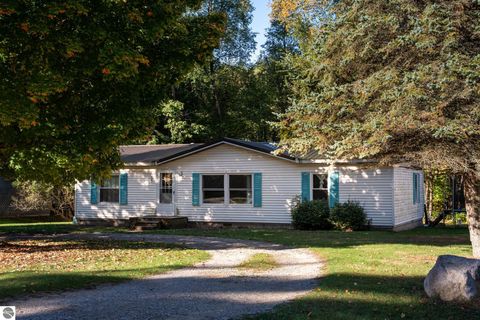 Photo of 1021 Cortez Drive, Lake Isabella, MI 48893 (MLS # 1939461)