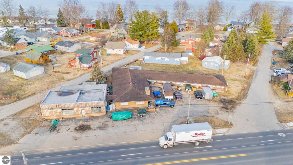 Photo of 6698 W Houghton Lake Drive, Houghton Lake, MI 48629 (MLS # 1931548)