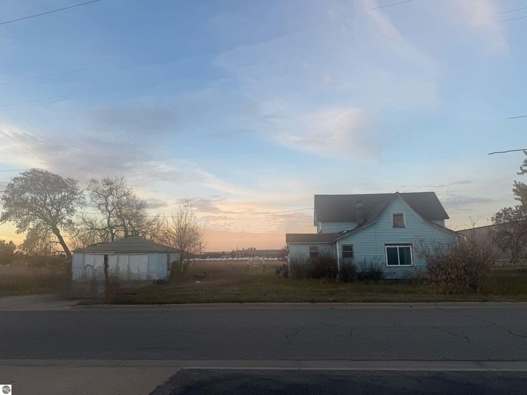 Photo of 1012 Sixth Street, Cadillac, MI 49601 (MLS # 1928570)