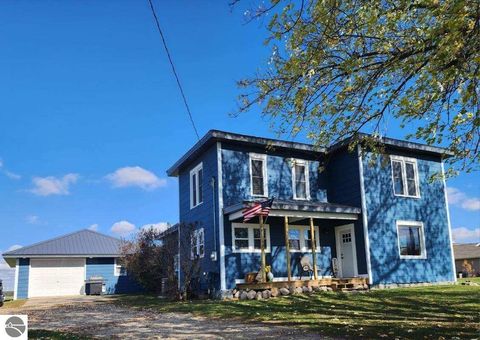 Photo of 481 E Remus Road, Mt Pleasant, MI 48858 (MLS # 1939978) Photo of 481 E Remus Road, Mt Pleasant, MI 48858 (MLS # 1939978)