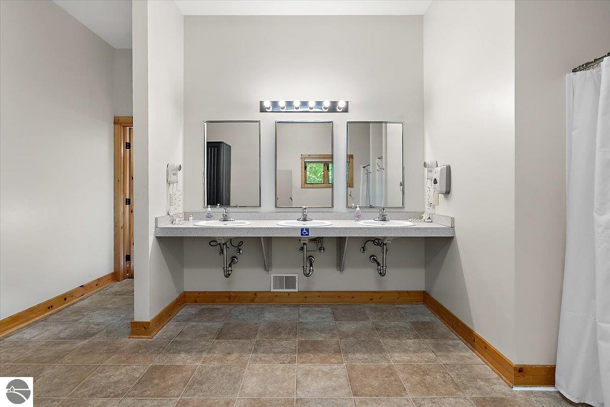 Luther, Michigan 49656, United States, ,Residential,Active,220522