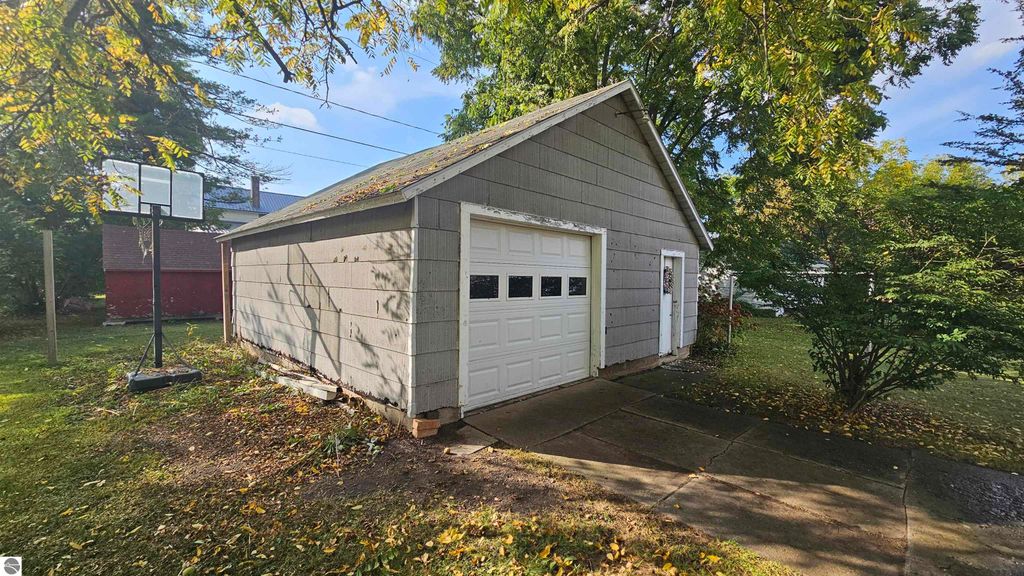 Photo of 315 N Forest Street, Standish, MI 48658 (MLS # 1938906)
