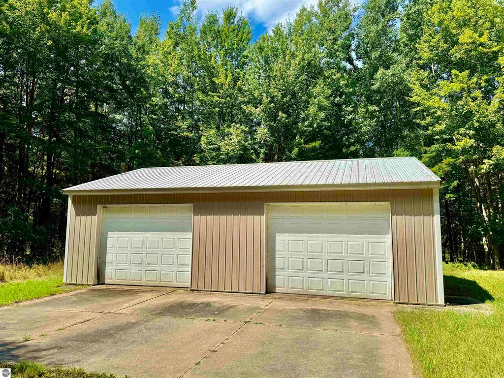 Photo of 16121 130th Avenue, Leroy, MI 49655 (MLS # 1937608)