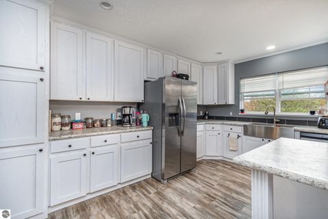 Tiny photo for 8770 N Vickeryville Road, Vestaburg, MI 48891 (MLS # 1939644)