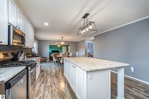 Tiny photo for 8770 N Vickeryville Road, Vestaburg, MI 48891 (MLS # 1939644)