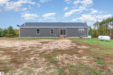 Tiny photo for 8770 N Vickeryville Road, Vestaburg, MI 48891 (MLS # 1939644)