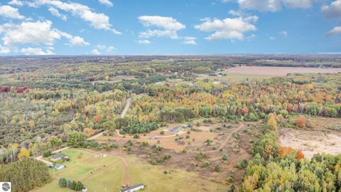 Tiny photo for 8770 N Vickeryville Road, Vestaburg, MI 48891 (MLS # 1939644)
