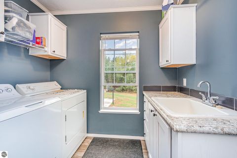 Tiny photo for 8770 N Vickeryville Road, Vestaburg, MI 48891 (MLS # 1939644)