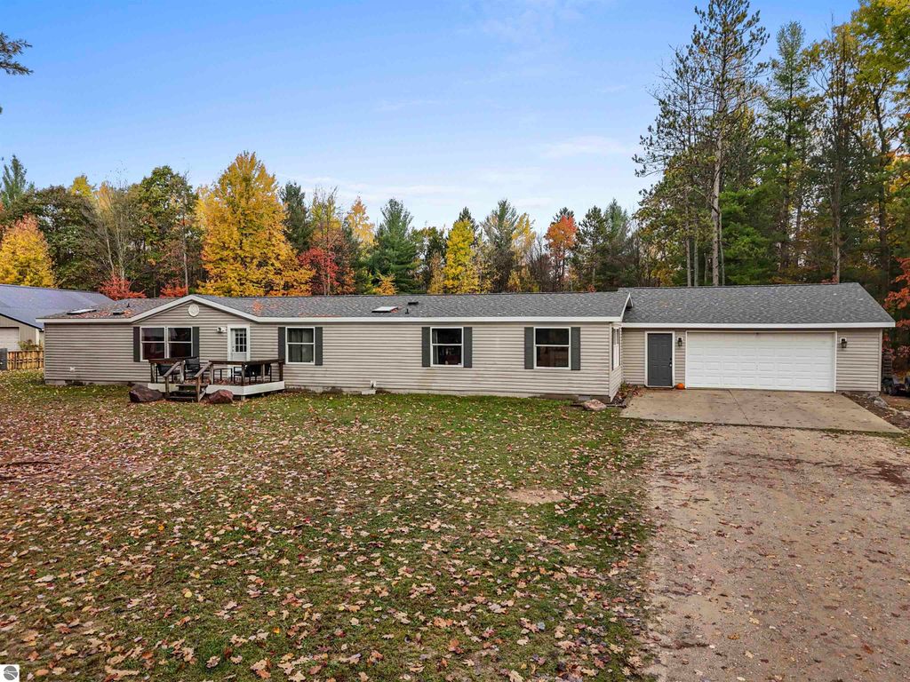Photo of 2333 E Newman Road, Lake City, MI 49651 (MLS # 1939862)