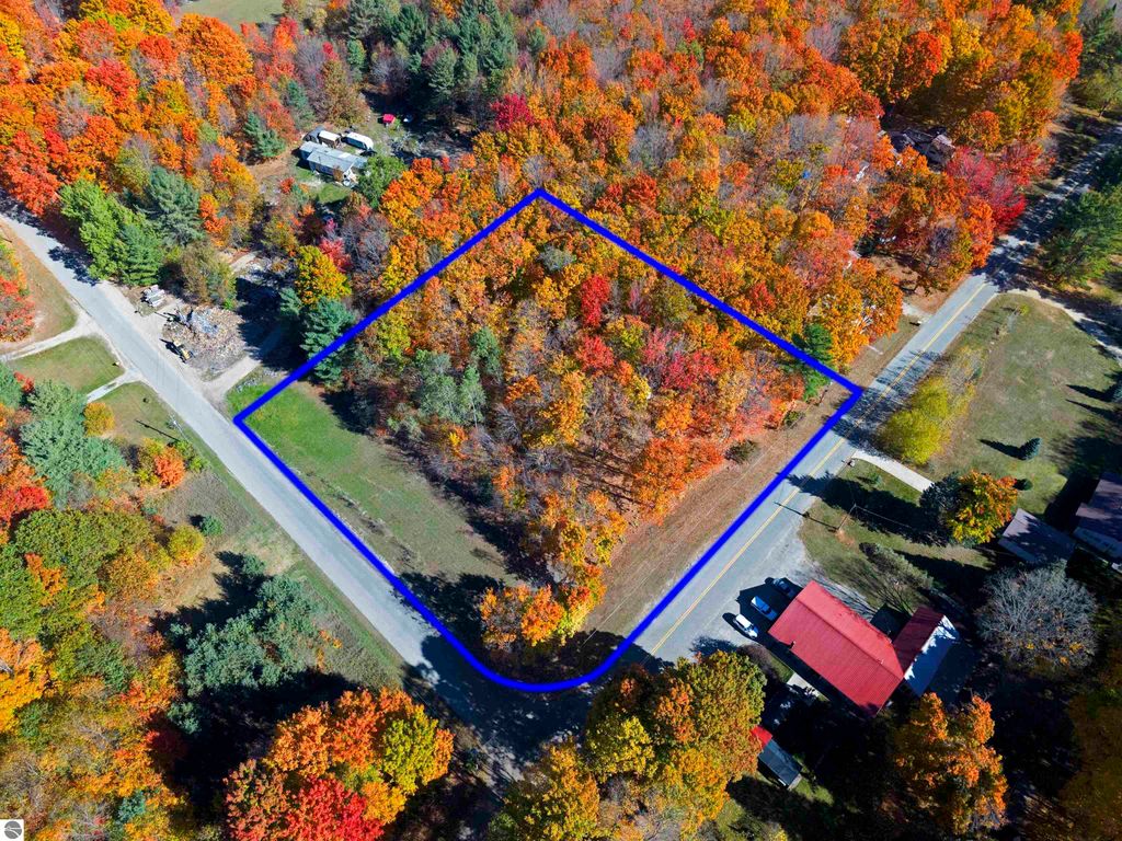 Photo of 5038 NE East Shore Drive, Kalkaska, MI 49646 (MLS # 1939676)