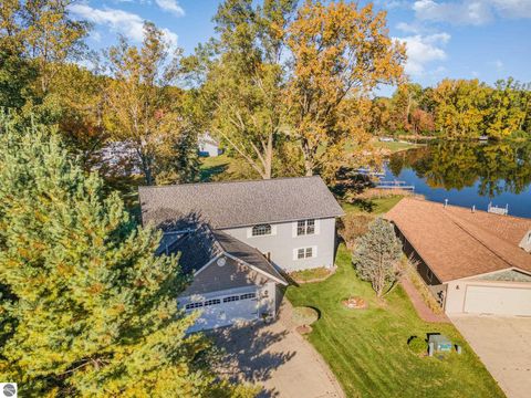 Tiny photo for 1057 Crown Point Drive, Lake Isabella, MI 48893 (MLS # 1939652)