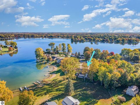Tiny photo for 1057 Crown Point Drive, Lake Isabella, MI 48893 (MLS # 1939652)