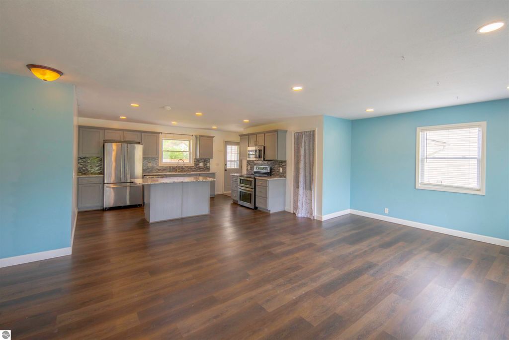 Photo of 611 N Harris Street, Mt Pleasant, MI 48858 (MLS # 1934668)