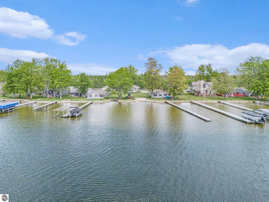 Photo of 10913 E Houghton Lake Drive, Houghton Lake, MI 48629 (MLS # 1934506)
