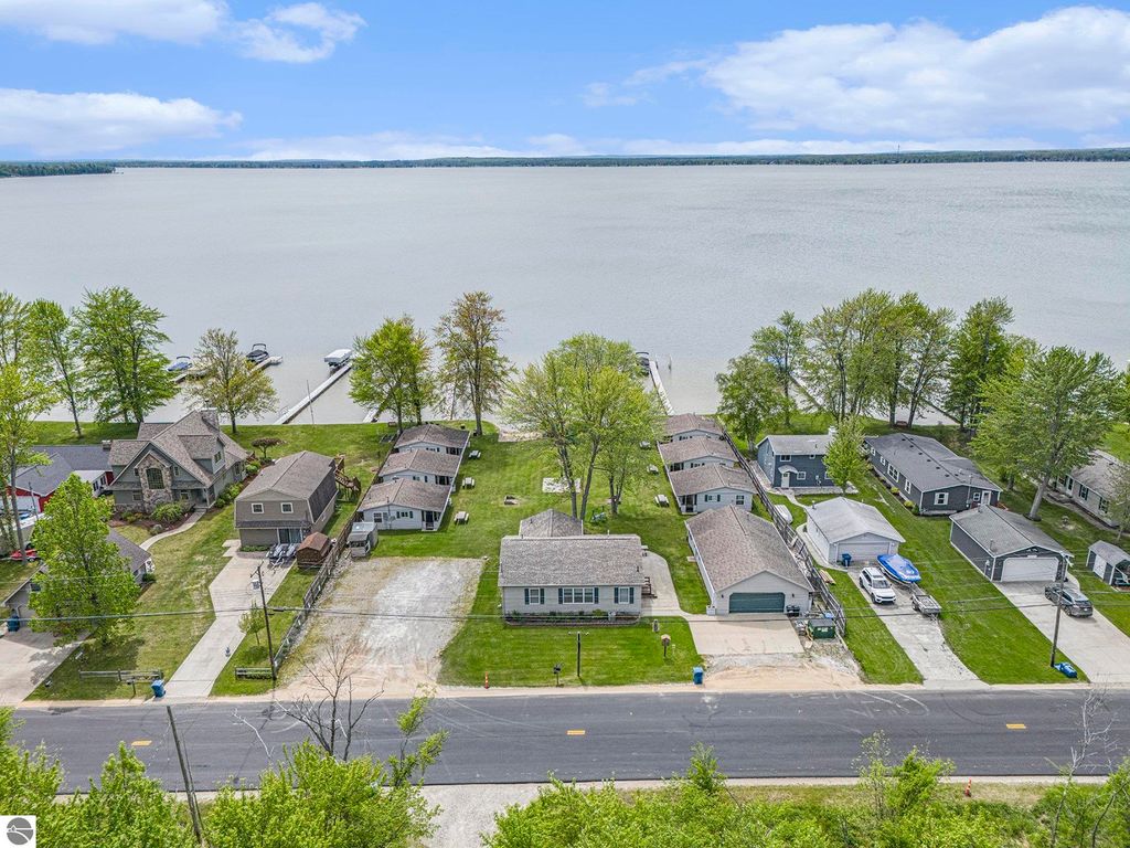 Photo of 10913 E Houghton Lake Drive, Houghton Lake, MI 48629 (MLS # 1934506)