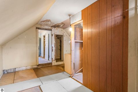 Tiny photo for 303 W Ninth St, Traverse City, MI 49684 (MLS # 1940754)