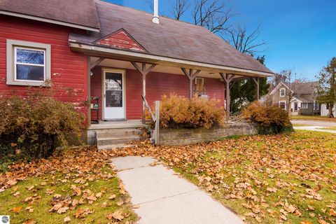 Tiny photo for 303 W Ninth St, Traverse City, MI 49684 (MLS # 1940754)