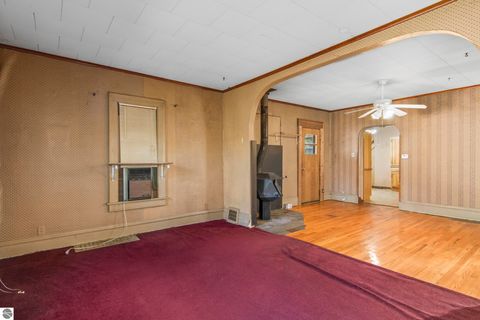 Tiny photo for 303 W Ninth St, Traverse City, MI 49684 (MLS # 1940754)