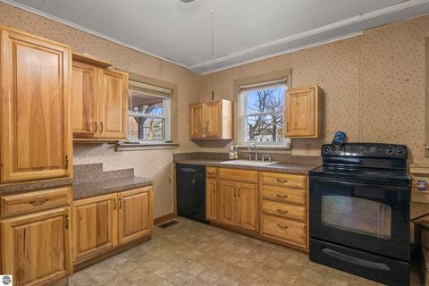 Tiny photo for 303 W Ninth St, Traverse City, MI 49684 (MLS # 1940754)