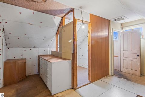 Tiny photo for 303 W Ninth St, Traverse City, MI 49684 (MLS # 1940754)