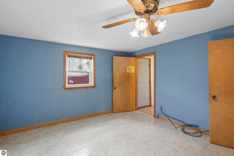Tiny photo for 303 W Ninth St, Traverse City, MI 49684 (MLS # 1940754)